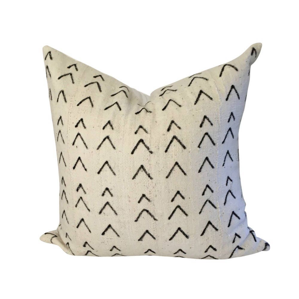 White Arrow Mudcloth Pillow Cover, Black and White Boho Pillow Pillow Cover, Chevron Pillow,  Bogolan Pillow, African Fabric Pillow
