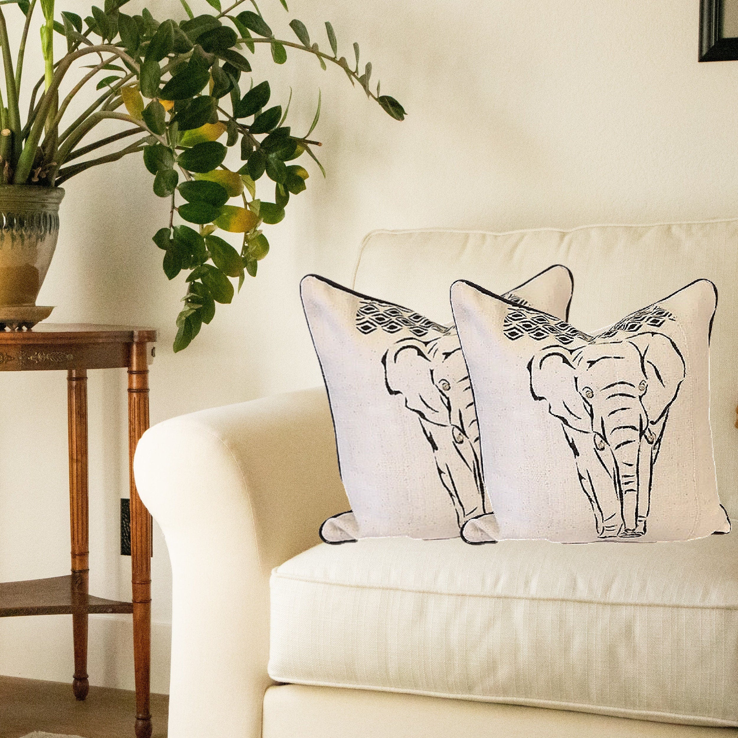 Elephant on Pillow Cover, White Mudcloth Pillow. Black and White Mud Cloth Pillow, Safari Animal Pillow