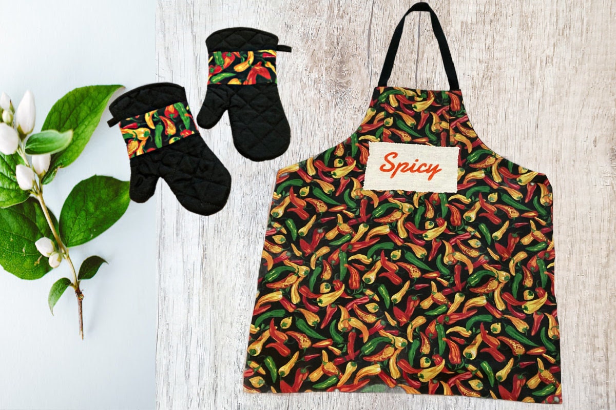 REVERSIBLE (Two Sided)  Apron,  "Spicy" Apron, Chili Pepper Apron, Reversible Apron, Apron with Pockets, Kitchenwear
